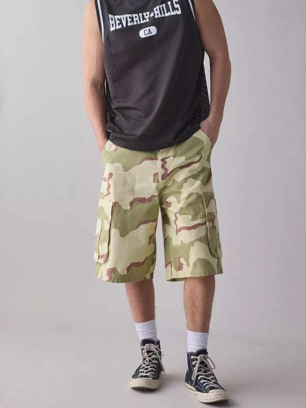 NWT BDG Camo Canvas Shorts Size 28